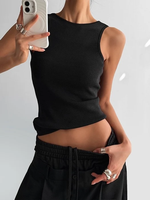 Classic Back Less Detail Sleeveless Knit Top Classic Back Less Detail Sleeveless Knit Top
