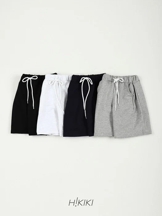 Pleated Bermuda Pants