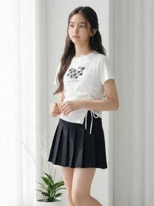 Love Band Pleated Skirt