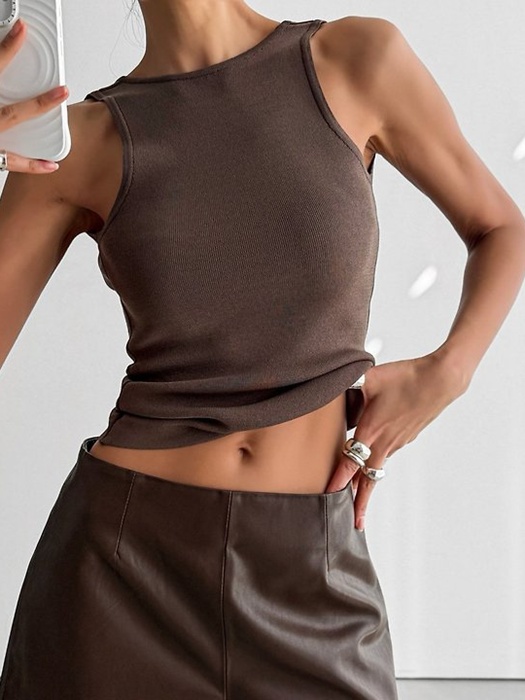 Classic Back Less Detail Sleeveless Knit Top Classic Back Less Detail Sleeveless Knit Top