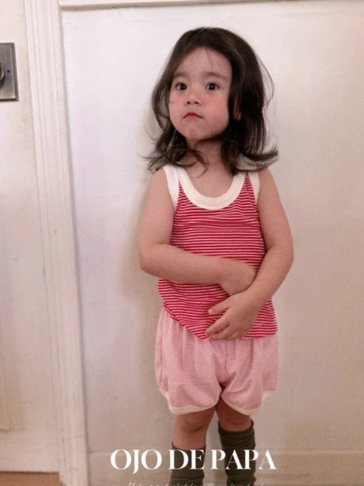 Peanut Sleeveless Tee