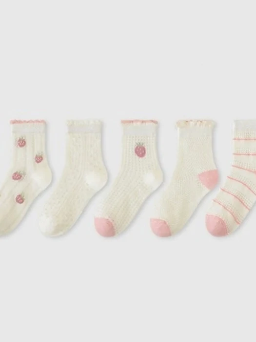 Cream Strawberry Sock Set