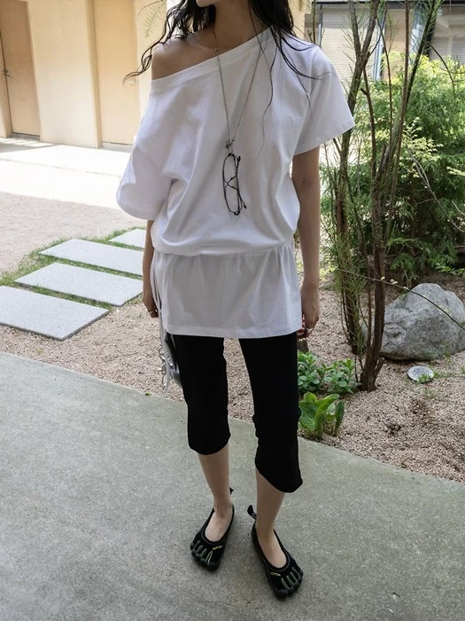 Elastic Waist Slim Capri Pants