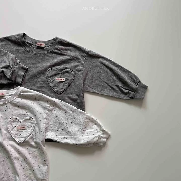 Andbutter - Korean Children Fashion - #littlefashionista - Heart Pocket Tee - 5