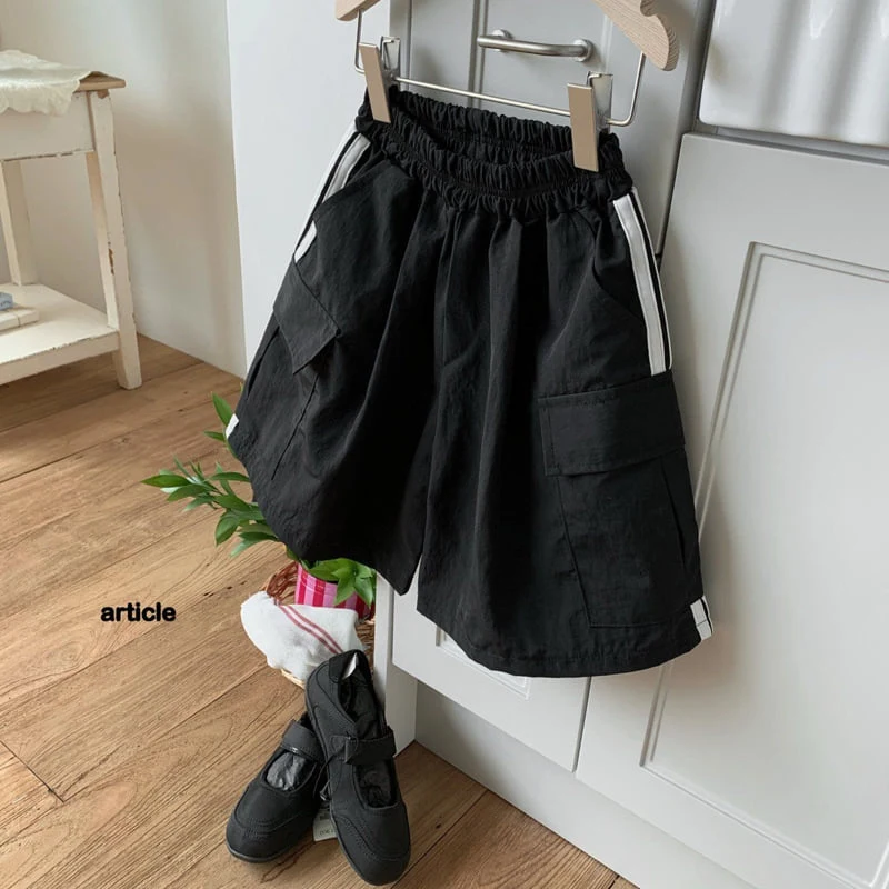Article - Korean Children Fashion - #prettylittlegirls - Line Bermuda Cargo Pants - 2