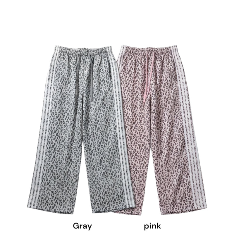 Auver_Fit - Korean Women Fashion - #womensfashion - Leopard Line Training Pants - 11