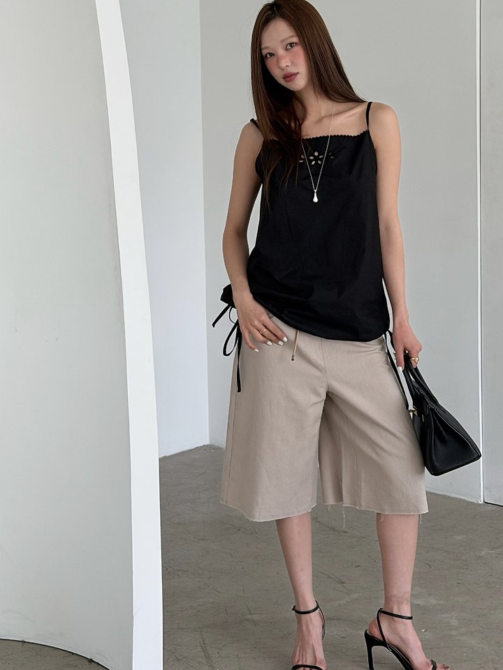 Baguette - Korean Women Fashion - #thelittlethings - Floral Embroidery Sleeveless Top - 5