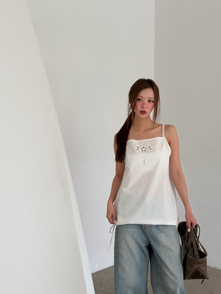 Baguette - Korean Women Fashion - #womensfashion - Floral Embroidery Sleeveless Top - 11