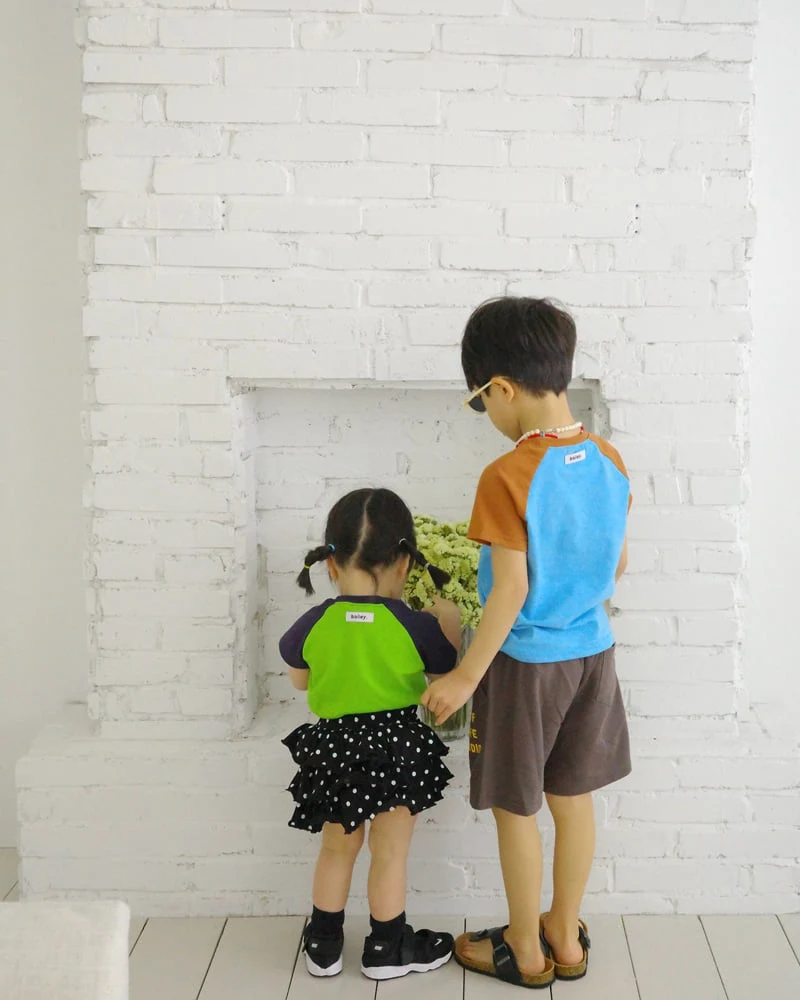 Bailey - Korean Children Fashion - #prettylittlegirls - Raglan Shooting Tee - 4