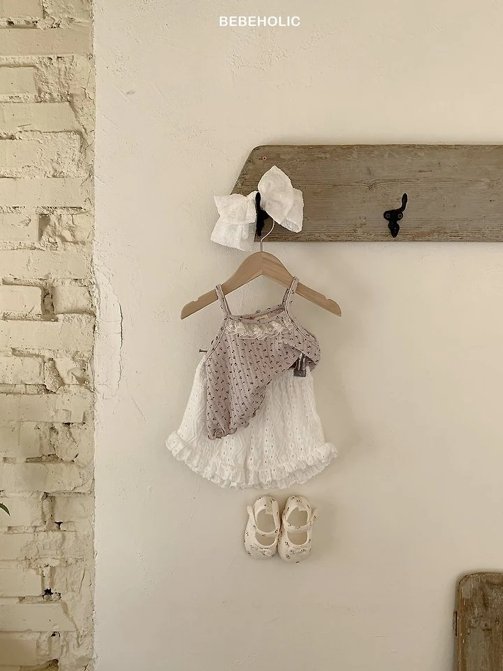 Bebe Holic - Korean Baby Fashion - #babyfashion - Lily Frill Sleeveless Tee - 5