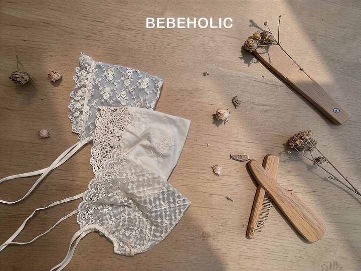 Bebe Holic - Korean Baby Fashion - #babygirlfashion - Holic Lace Bonnet