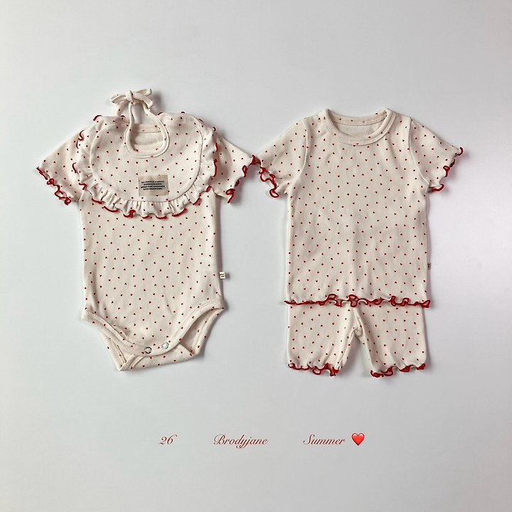 Brody Jane - Korean Baby Fashion - #babyootd - Heart Short Sleeve Bodysuit