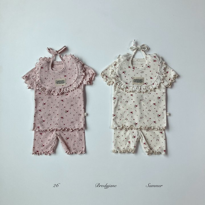 Brody Jane - Korean Baby Fashion - #babyoutfit - Flower Eyelet Bib - 6