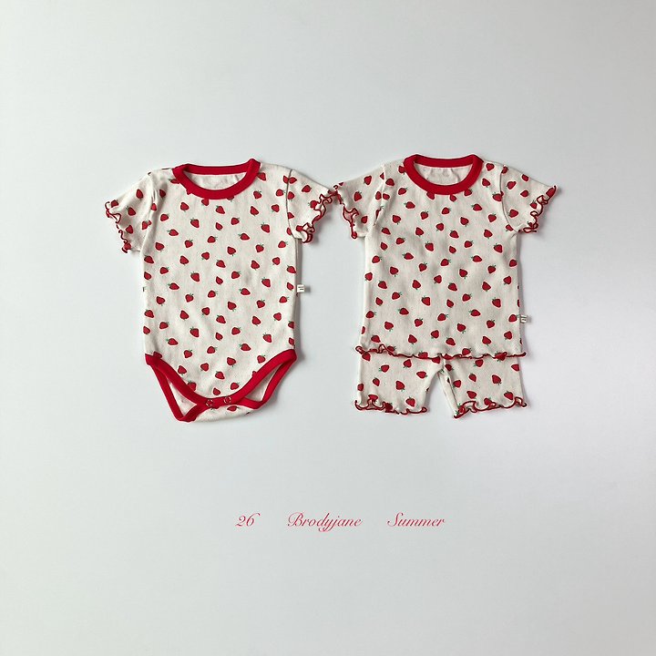 Brody Jane - Korean Baby Fashion - #babyoutfit - Eyelet Strawberry Short Sleeve Setup - 5