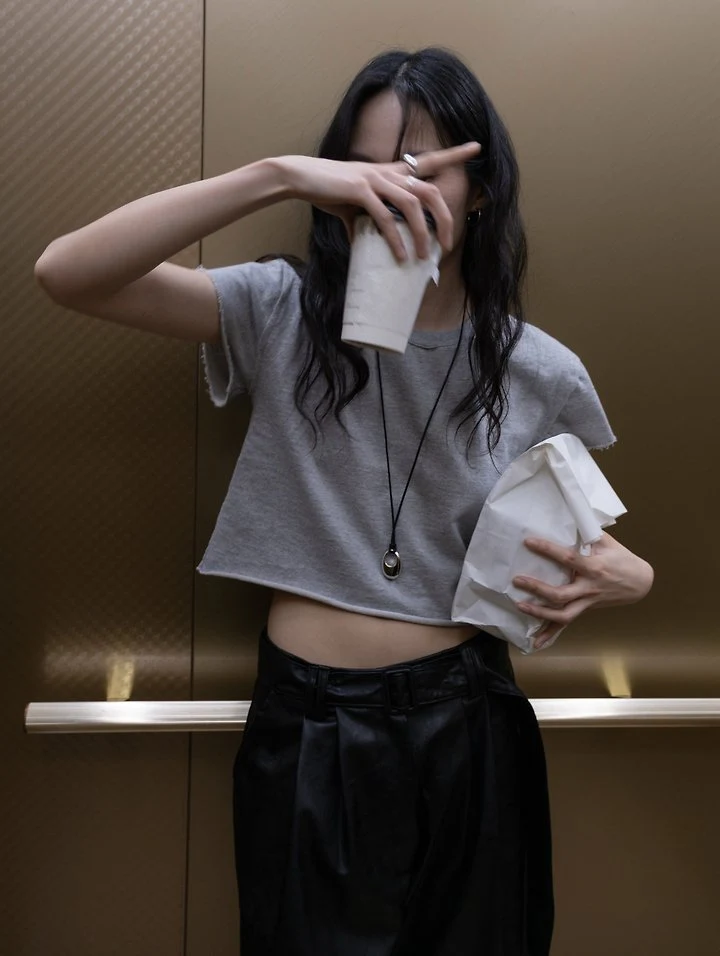 Inssense - Korean Women Fashion - #momslook - Cut-Off Line Cropped Tee - 7