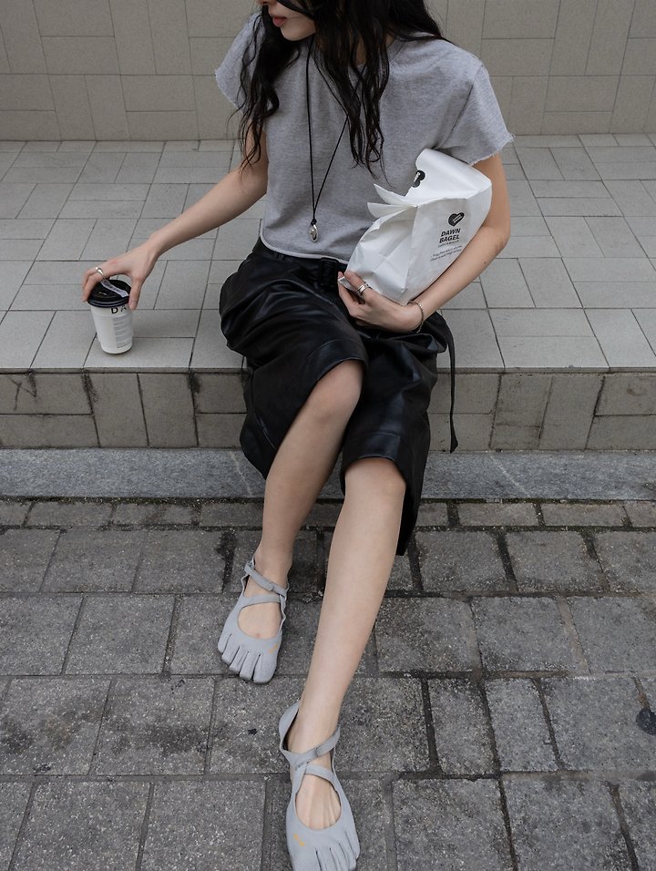Inssense - Korean Women Fashion - #momslook - Leather Belted Bermuda Trousers - 2