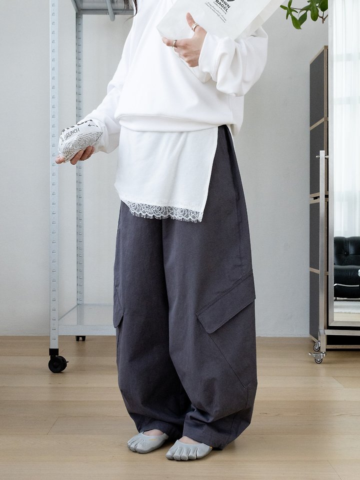 Inssense - Korean Women Fashion - #momslook - Cationic Balloon Curved Cargo Pants