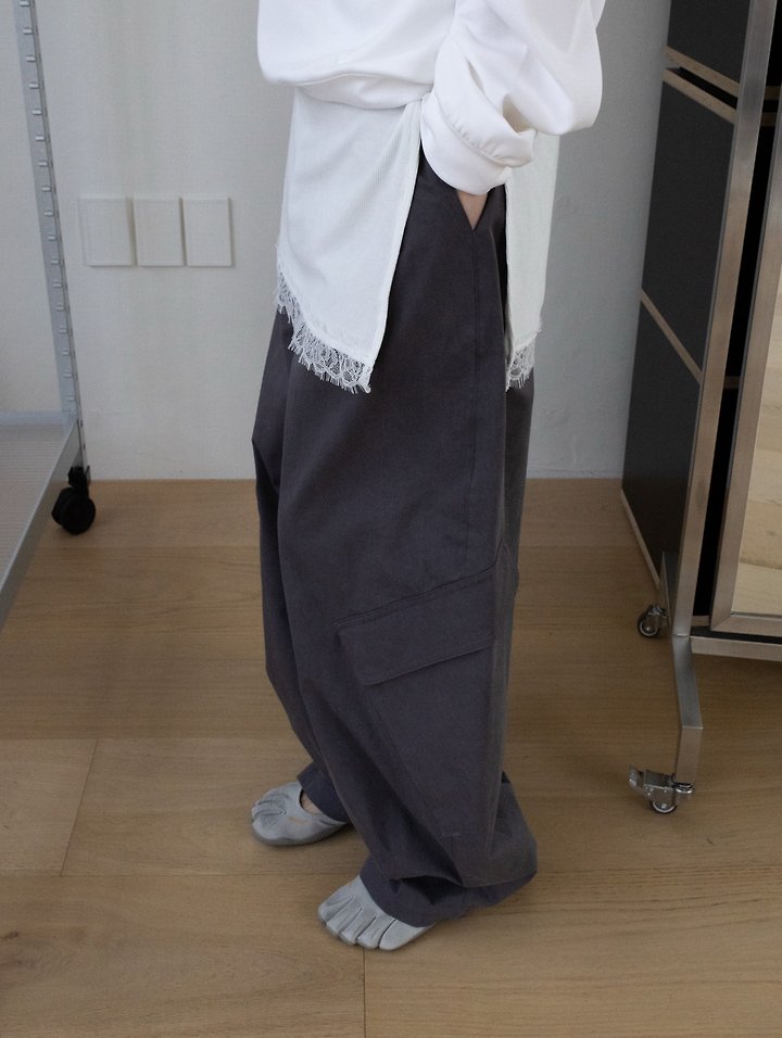 Inssense - Korean Women Fashion - #momslook - Cationic Balloon Curved Cargo Pants - 3