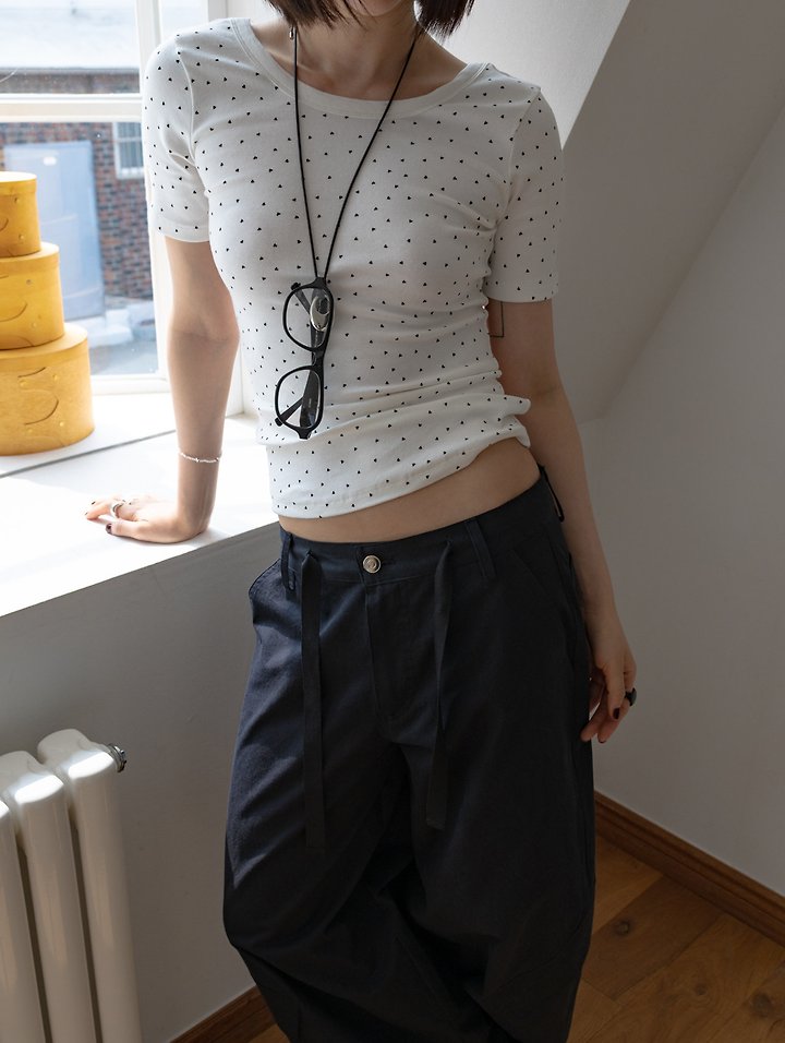 Inssense - Korean Women Fashion - #momslook - Love Dot Slim Backless Tee - 5