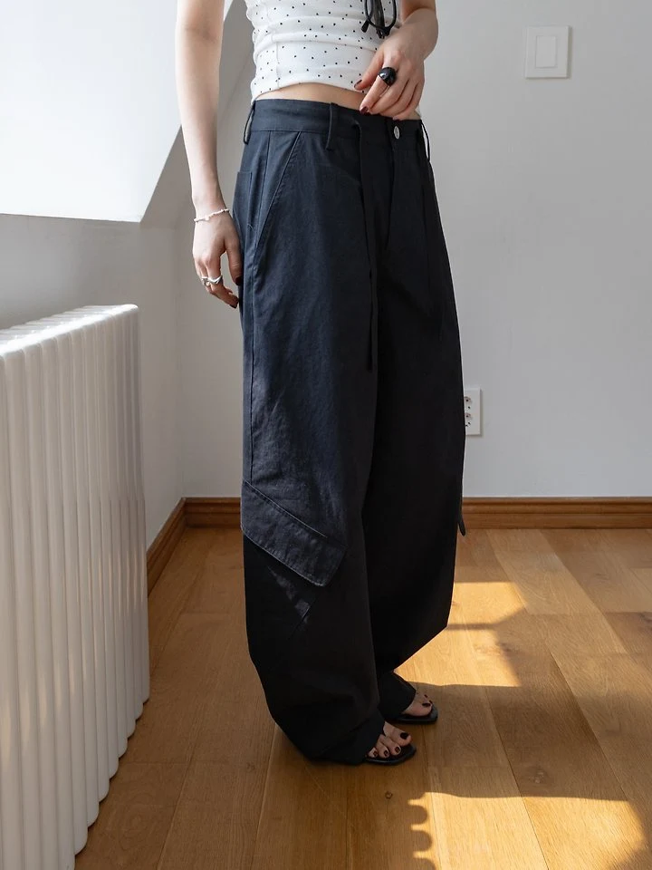 Inssense - Korean Women Fashion - #restrostyle - Cationic Balloon Curved Cargo Pants