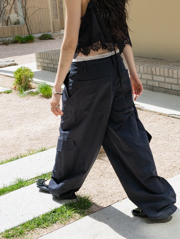 Inssense - Korean Women Fashion - #romanticstyle - Cationic Balloon Curved Cargo Pants - 6