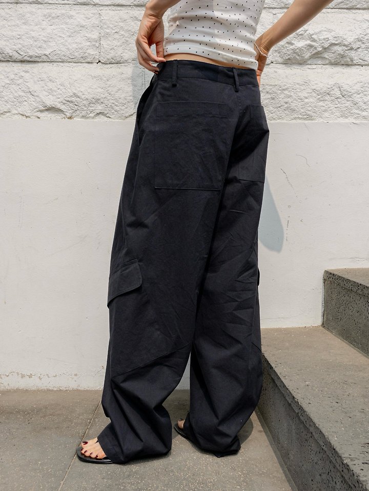 Inssense - Korean Women Fashion - #shopsmall - Cationic Balloon Curved Cargo Pants - 3