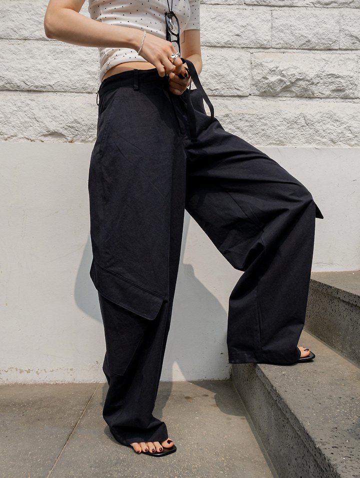 Inssense - Korean Women Fashion - #shopsmall - Cationic Balloon Curved Cargo Pants - 4