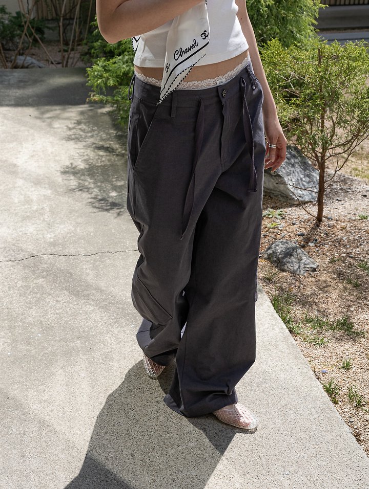 Inssense - Korean Women Fashion - #thatsdarling - Cationic Balloon Curved Cargo Pants - 2