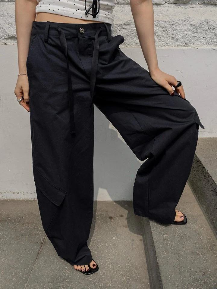 Inssense - Korean Women Fashion - #thelittlethings - Cationic Balloon Curved Cargo Pants - 5