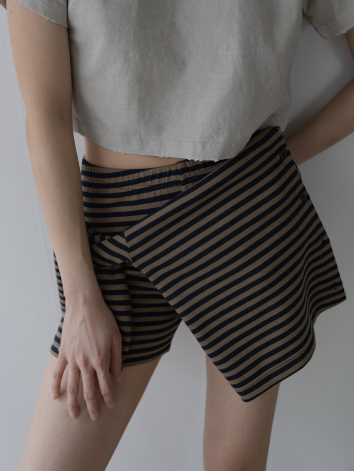 Inssense - Korean Women Fashion - #vintageinspired - Bordered Stripe Shorts - 5