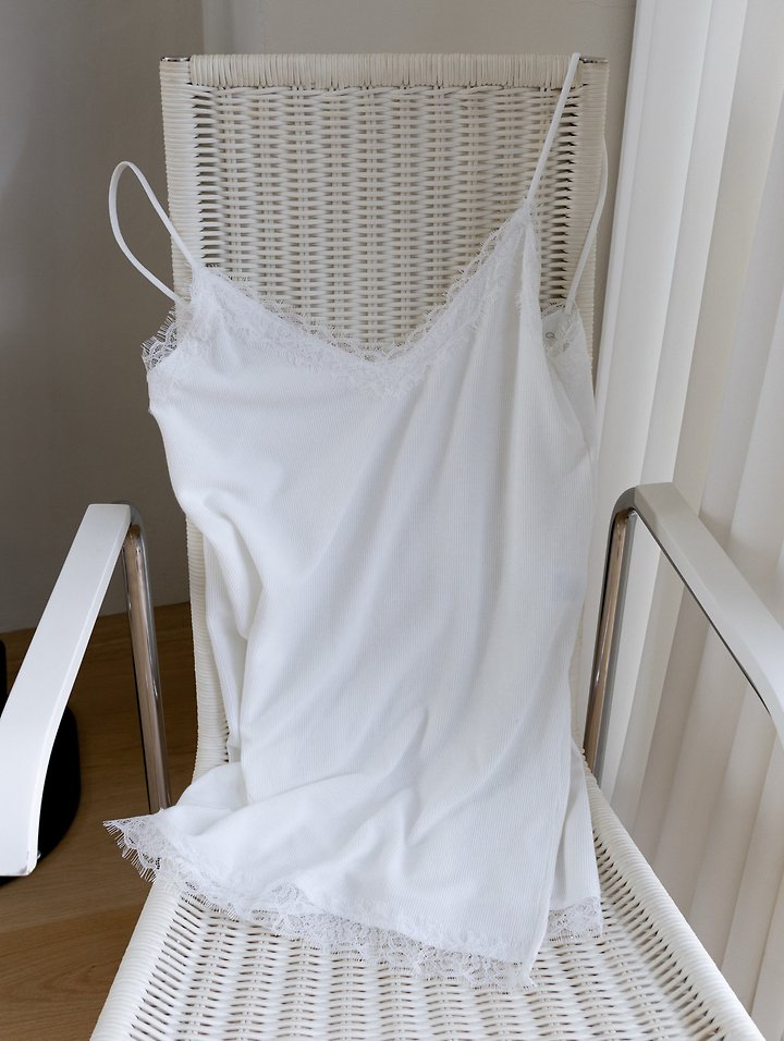 Inssense - Korean Women Fashion - #womensfashion - Side Slit Lace Sleeveless Top - 3