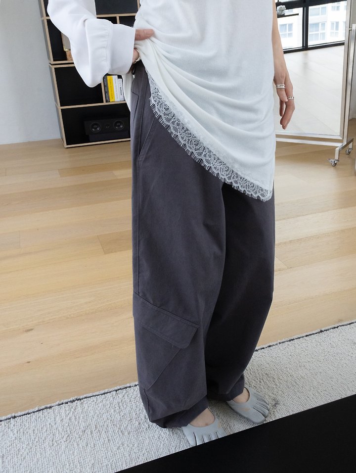 Inssense - Korean Women Fashion - #womensfashion - Cationic Balloon Curved Cargo Pants - 8