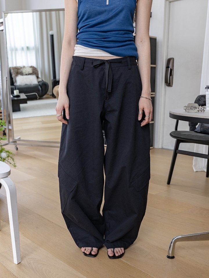 Inssense - Korean Women Fashion - #womensfashion - Cationic Balloon Curved Cargo Pants