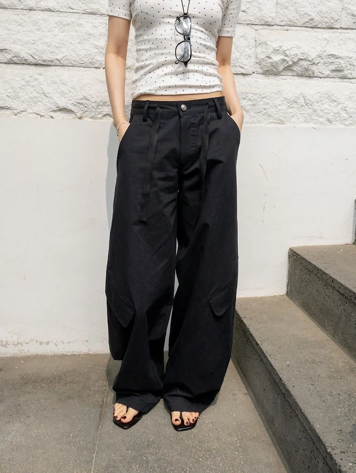 Inssense - Korean Women Fashion - #womensfashion - Cationic Balloon Curved Cargo Pants - 7