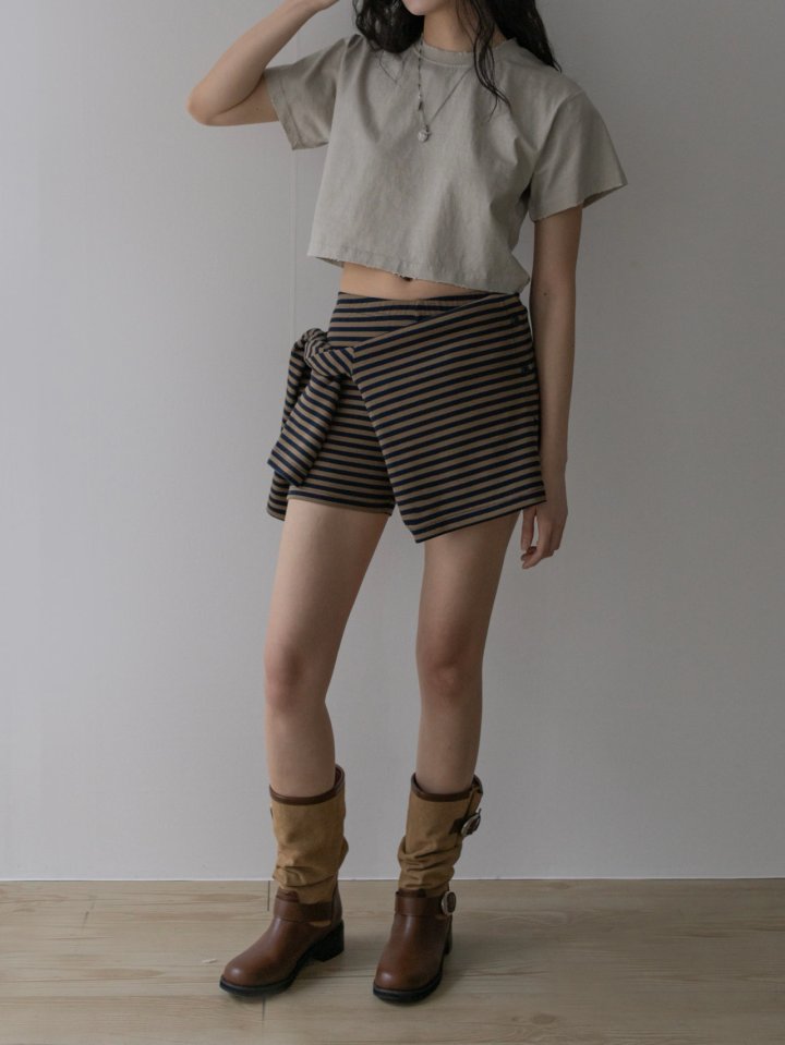 Inssense - Korean Women Fashion - #momslook - Bordered Stripe Shorts - 4
