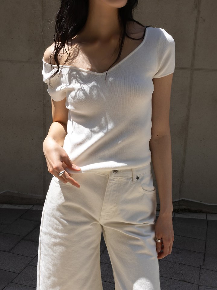 Inssense - Korean Women Fashion - #womensfashion - Love Neck Slim Knit Short Sleeve Top - 2