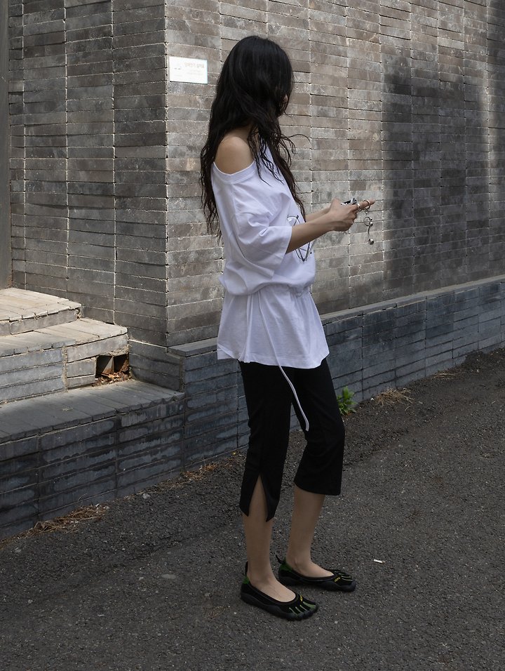 Inssense - Korean Women Fashion - #womensfashion - Elastic Waist Slim Capri Pants - 6