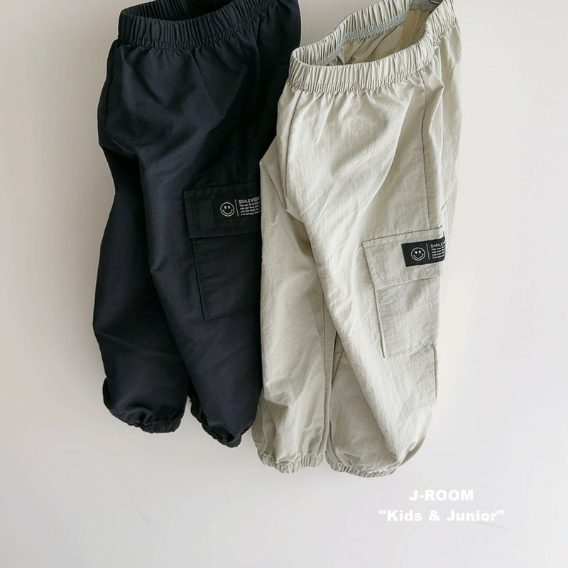 J-Room - Korean Children Fashion - #kidzfashiontrend - Label Crinkle Jogger Pants - 3