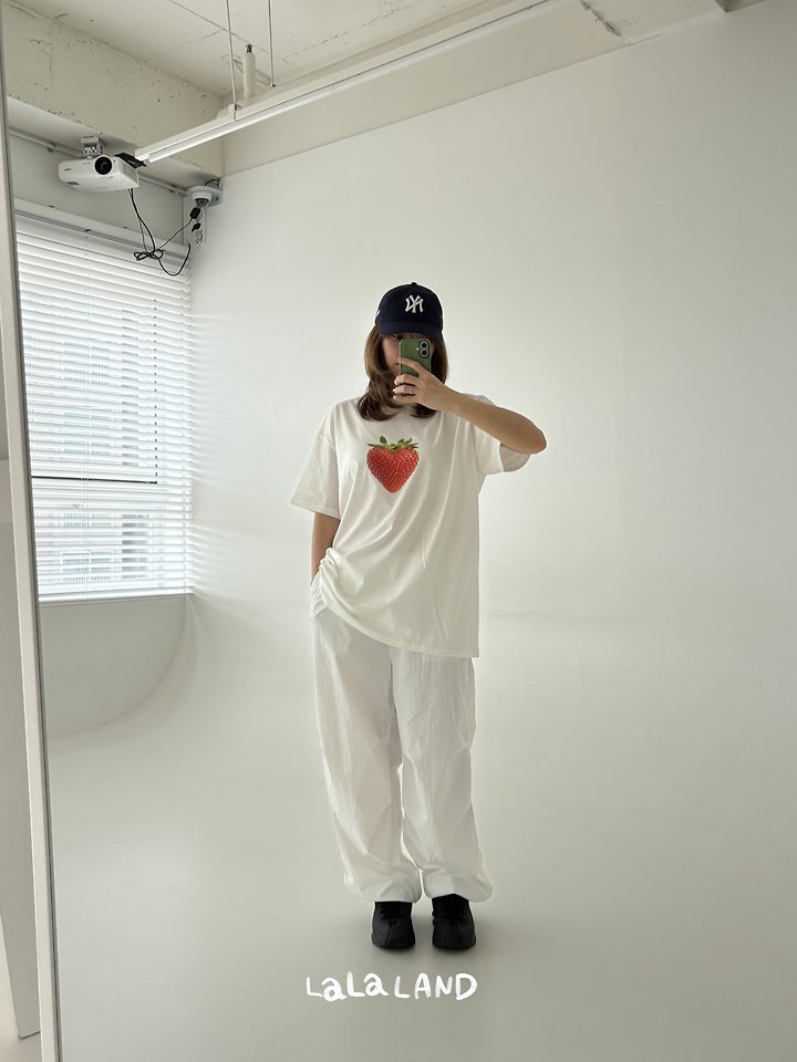 Lalaland - Korean Women Fashion - #momslook - Mom Berry Apple Tee - 2