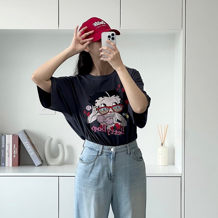 Little Rabbit - Korean Women Fashion - #momslook - Glasses Betty Box Tee - 7