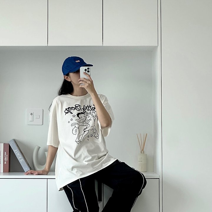 Little Rabbit - Korean Women Fashion - #momslook - Unicorn Betty Box Tee - 7