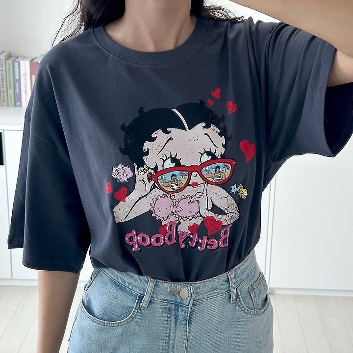 Little Rabbit - Korean Women Fashion - #womensfashion - Glasses Betty Box Tee - 10