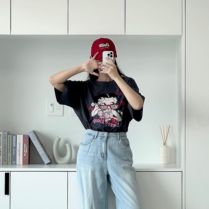 Little Rabbit - Korean Women Fashion - #womensfashion - Glasses Betty Box Tee - 8