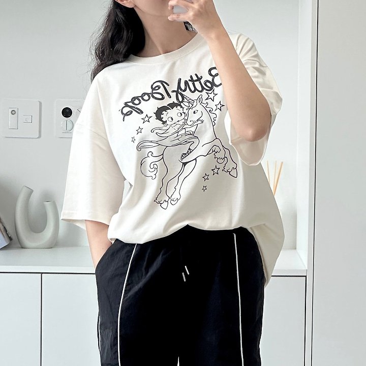 Little Rabbit - Korean Women Fashion - #womensfashion - Unicorn Betty Box Tee - 10