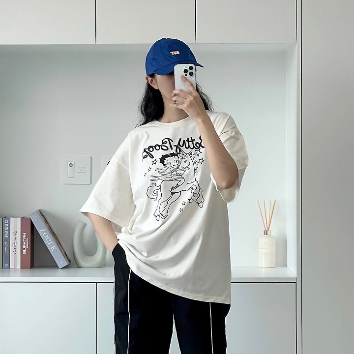 Little Rabbit - Korean Women Fashion - #womensfashion - Unicorn Betty Box Tee - 8