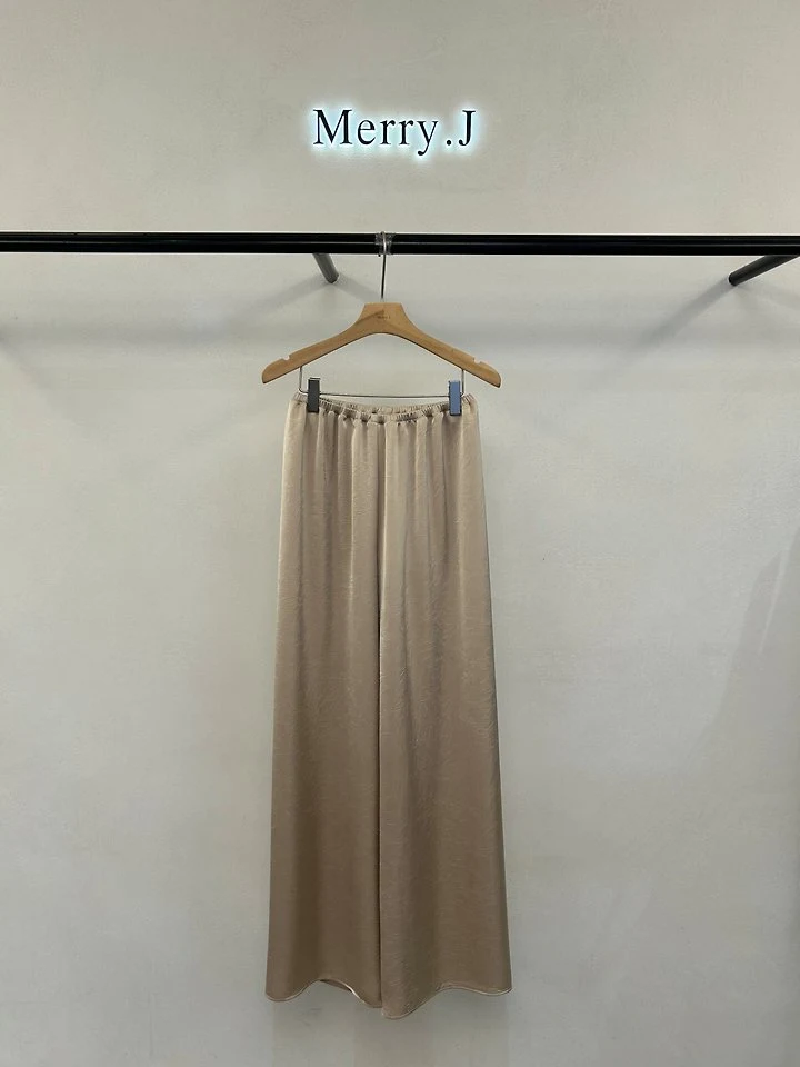 Merry J - Korean Women Fashion - #momslook - Crack Satin Pants - 3