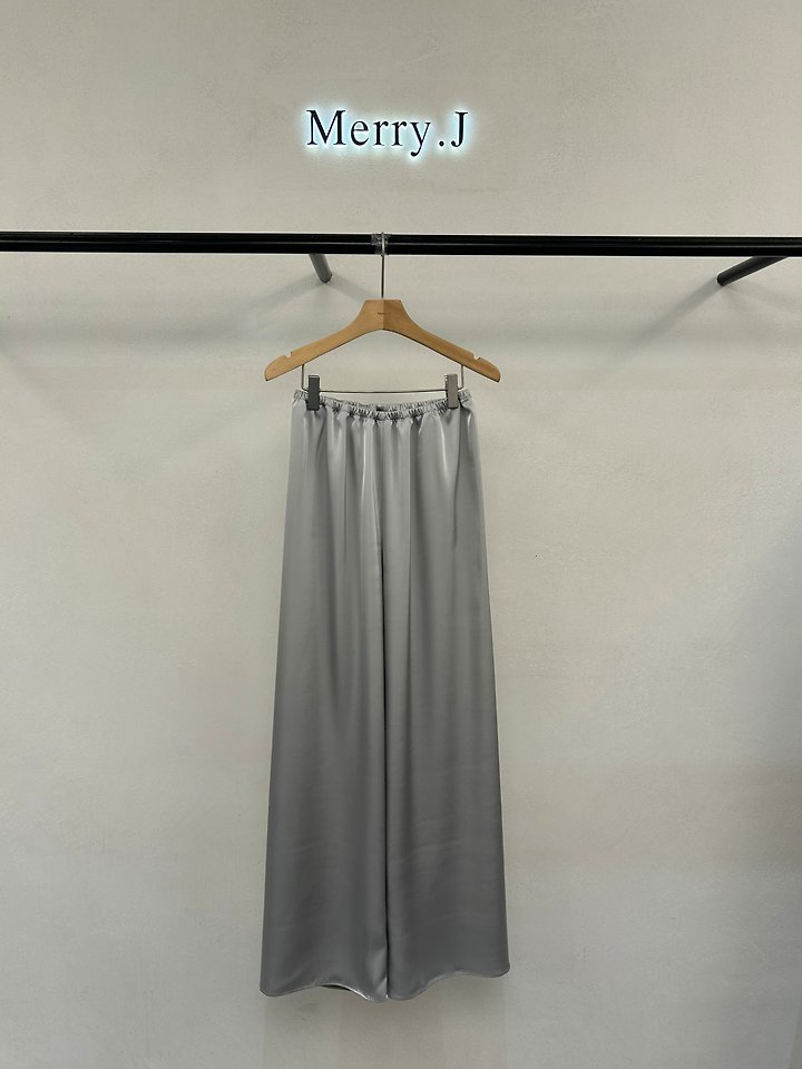 Merry J - Korean Women Fashion - #womensfashion - Capri Satin Pants - 4