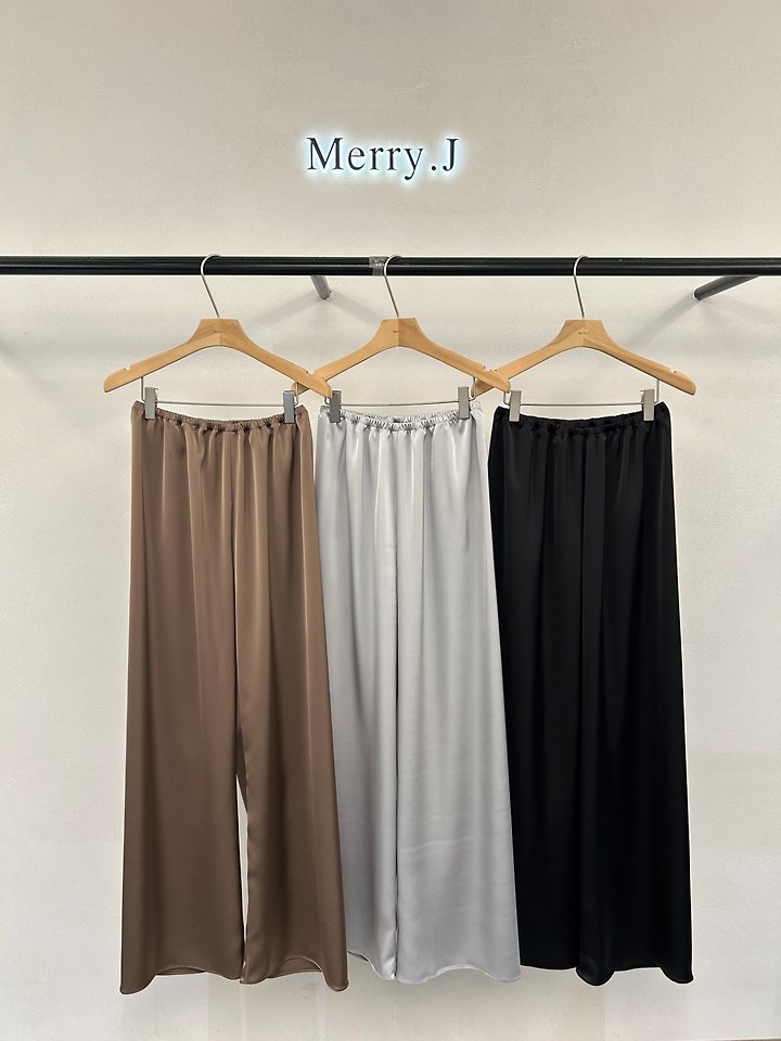 Merry J - Korean Women Fashion - #womensfashion - Capri Satin Pants - 3