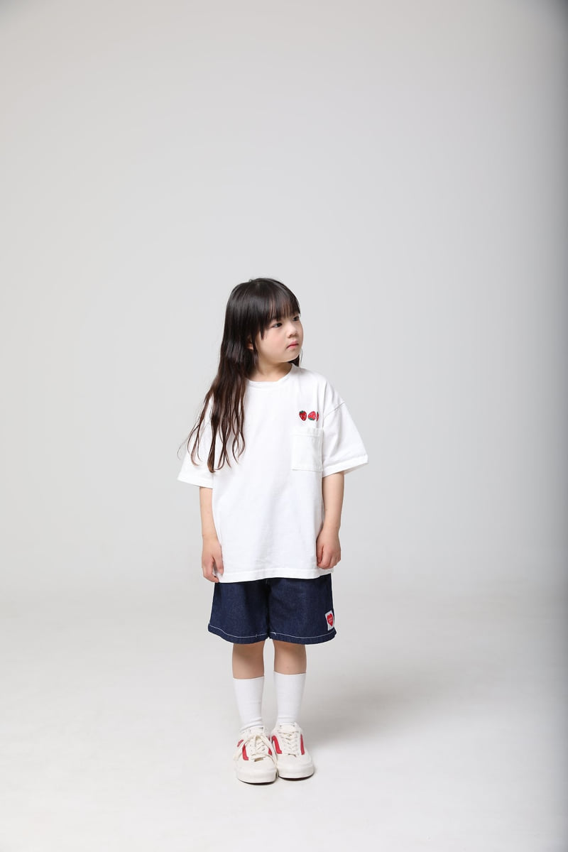 Mooi Store - Korean Children Fashion - #littlefashionista - Strawberry Pocket Embroidered Tee - 6