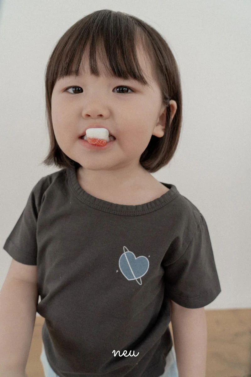 Neu - Korean Children Fashion - #magicofchildhood - Heart Planet Tee - 6